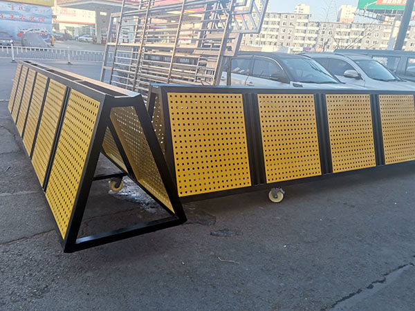 學校門口防護欄-金屬制品加工制作